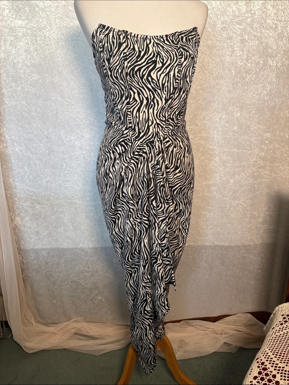 PrettyLittleThing Zebra Print Strapless Dress - Black Cream Size US 8. UK 12 NWT